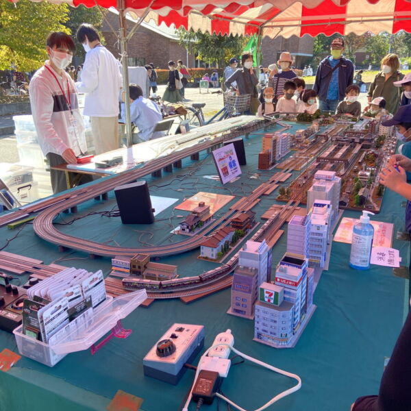 Nゲージ鉄道模型ジオラマ・走行「秦野市・市民の日」