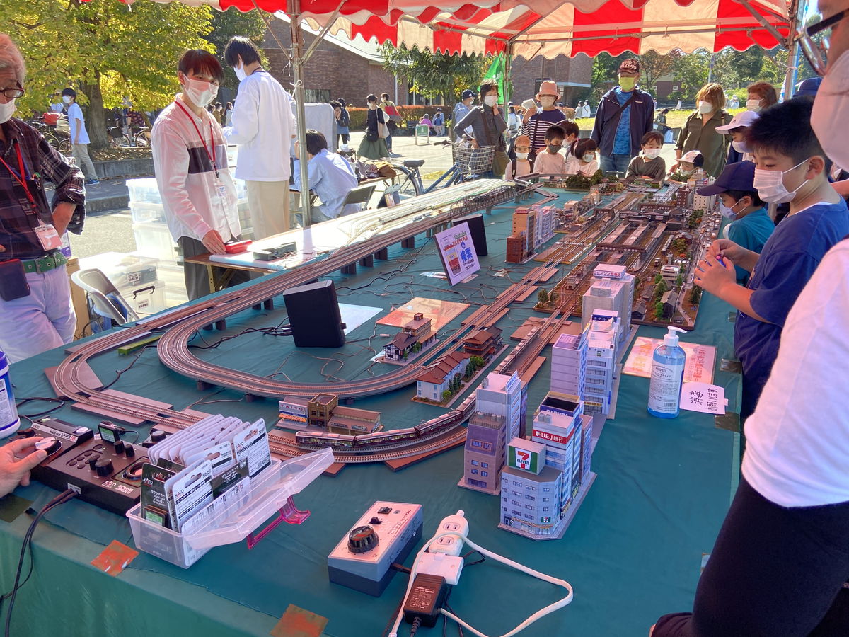 Nゲージ鉄道模型ジオラマ・走行「秦野市・市民の日」